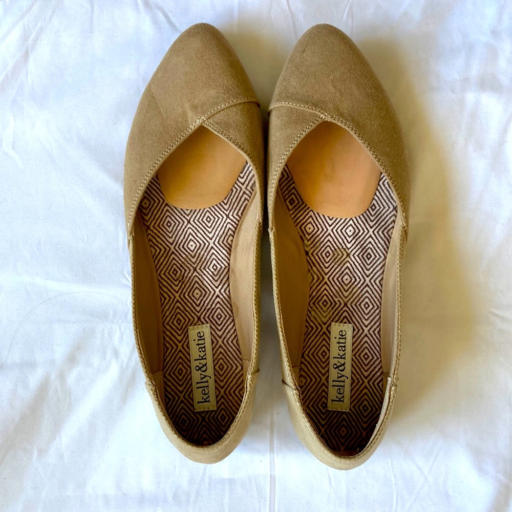 Taupe tan sueded dress flats